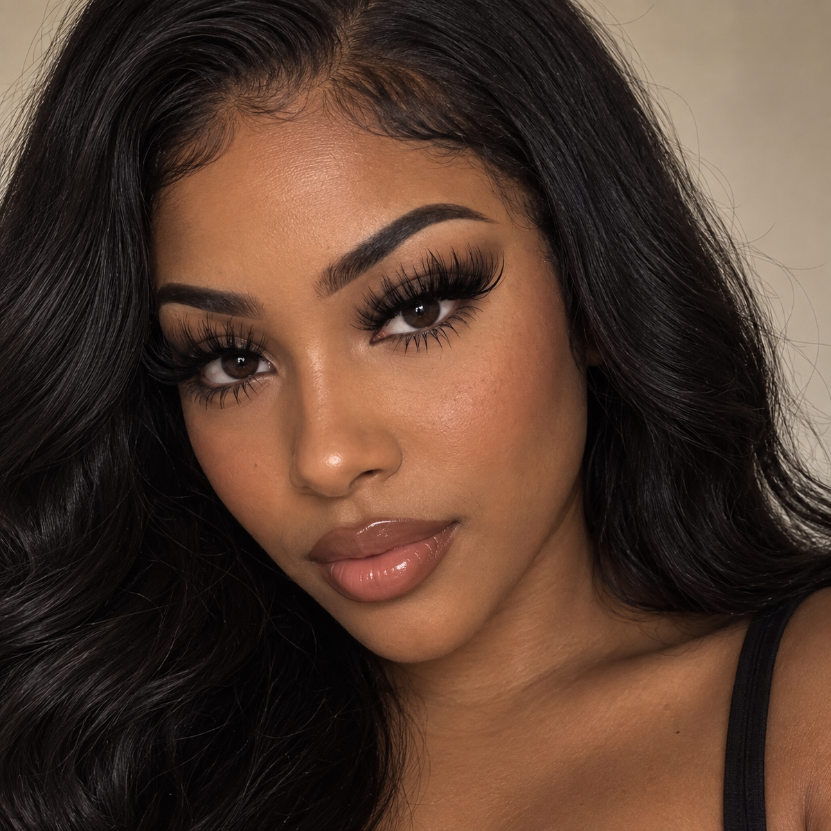 Badgirl 18mm bold wispy full-glam lashes on model – Yalordé Lashes